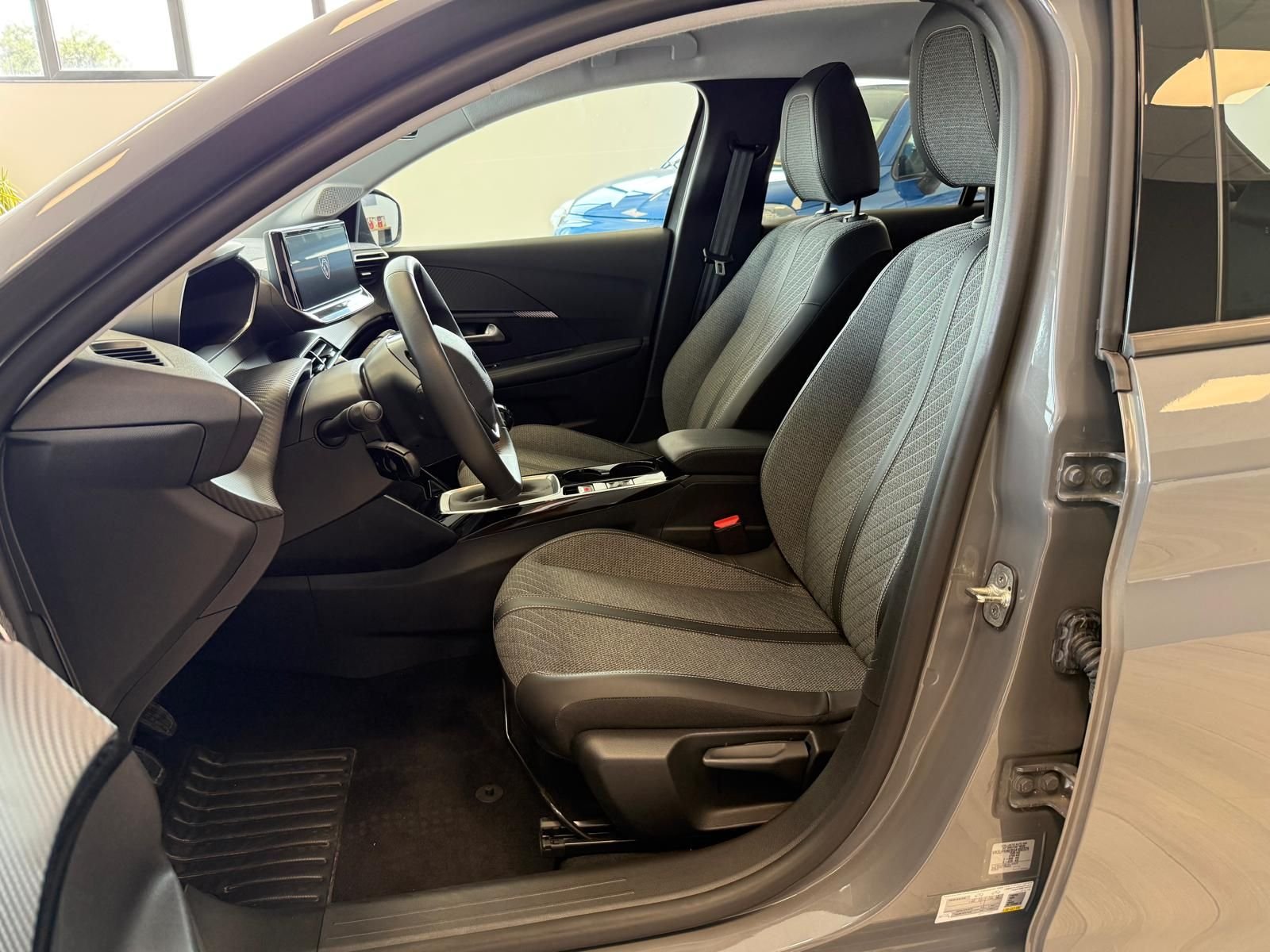 Peugeot 208  Allure 100