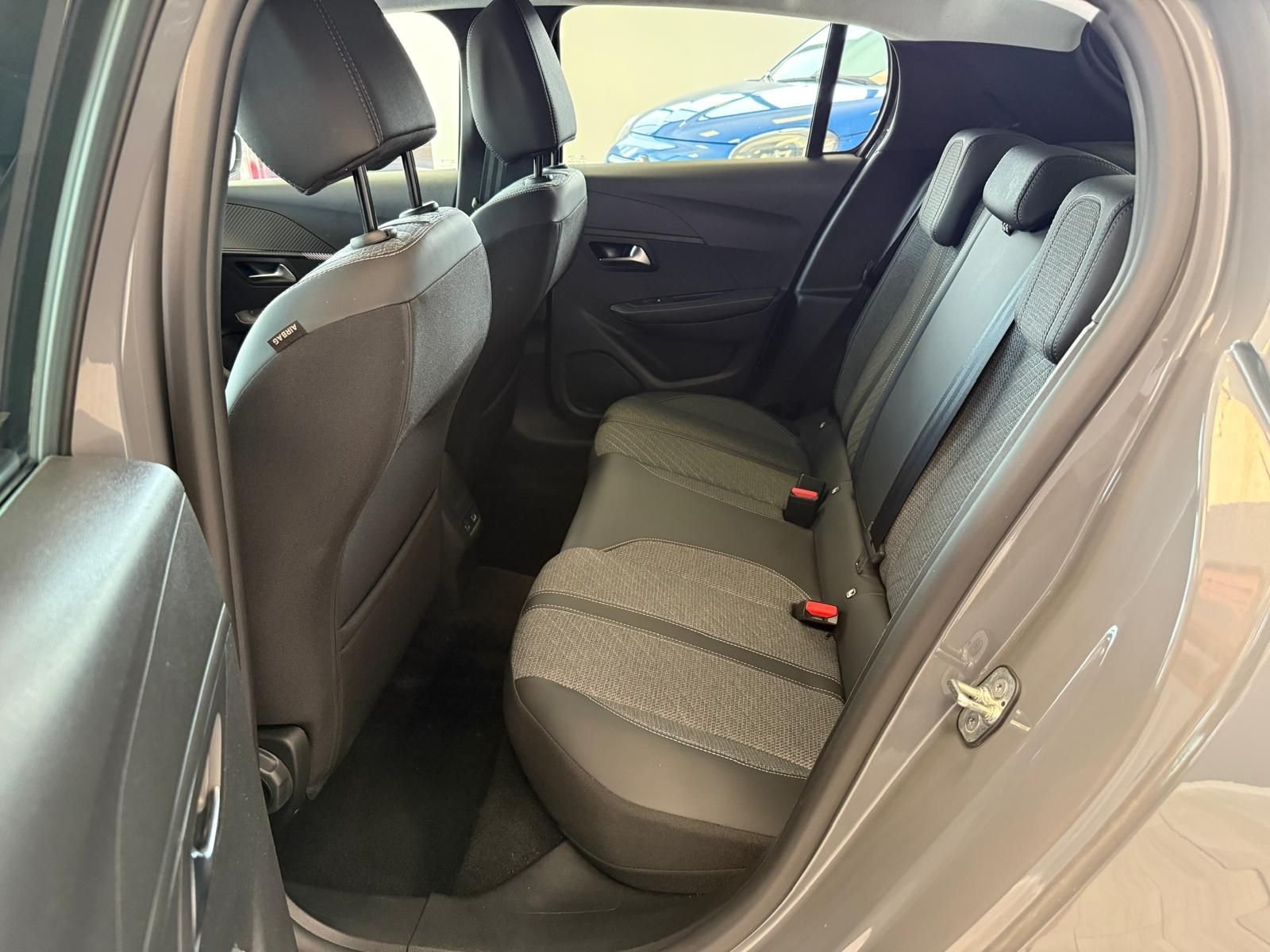 Peugeot 208  Allure 100