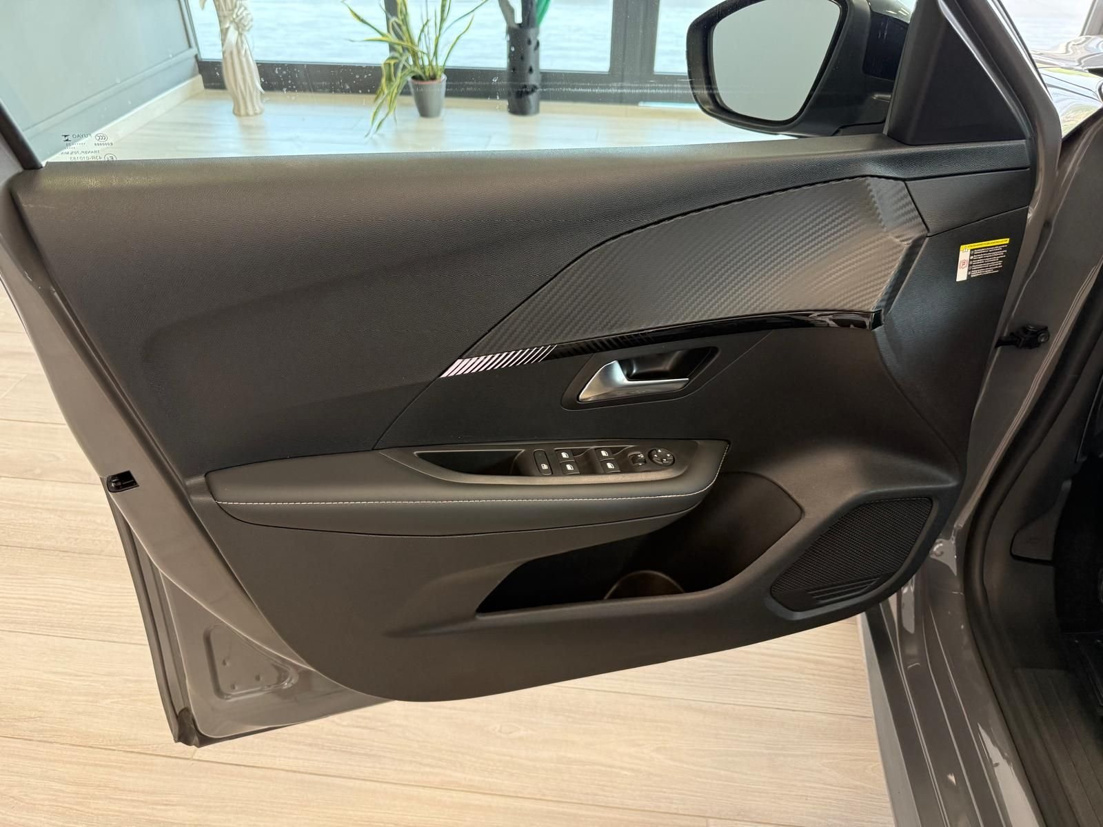 Peugeot 208  Allure 100
