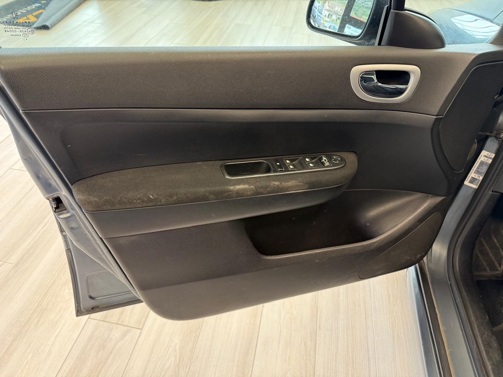 Peugeot 307  1.6 hdi