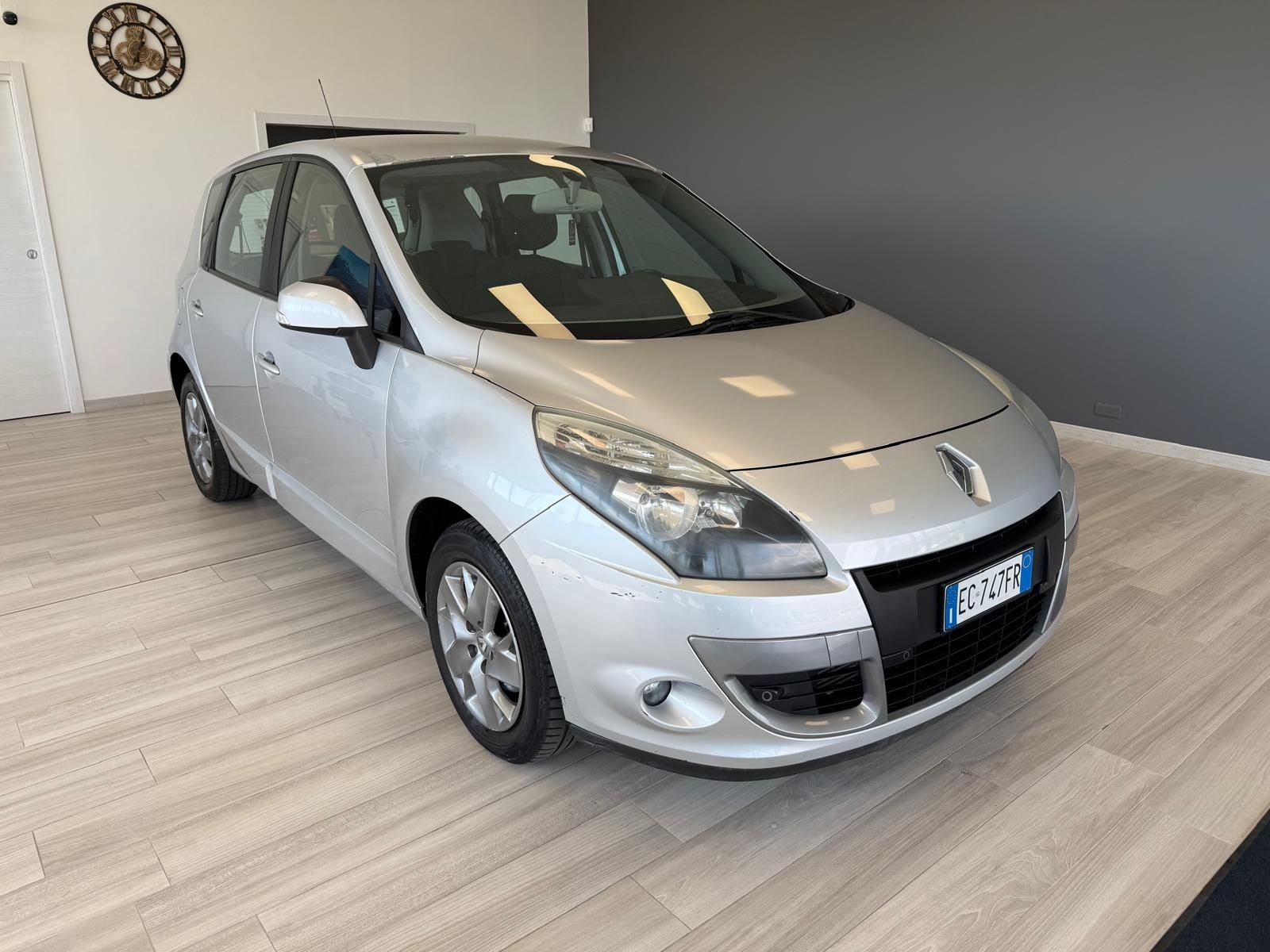 Renault   scenic x-mod Dynamique1.5 dci 110CV