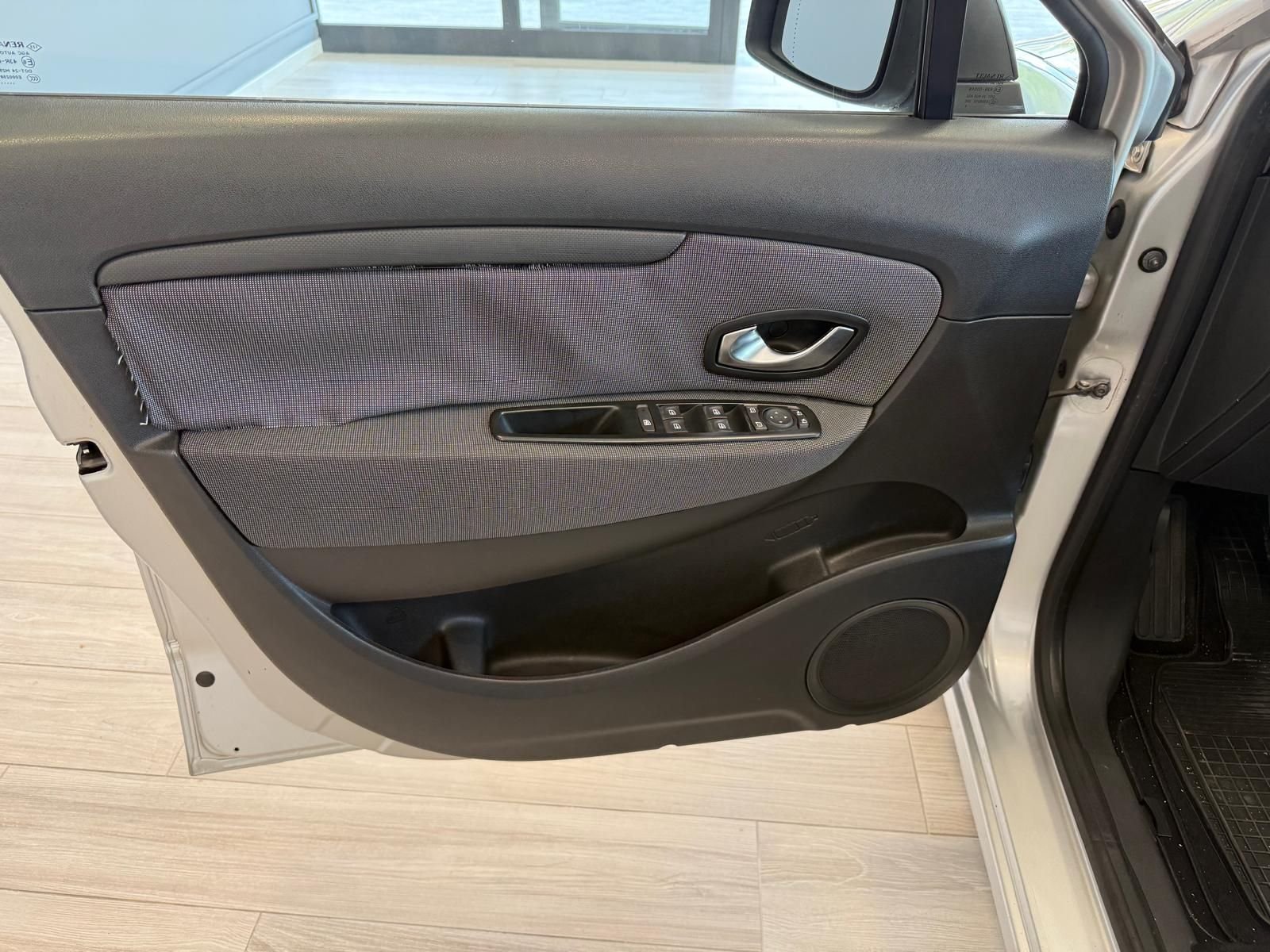 Renault   scenic x-mod Dynamique1.5 dci 110CV