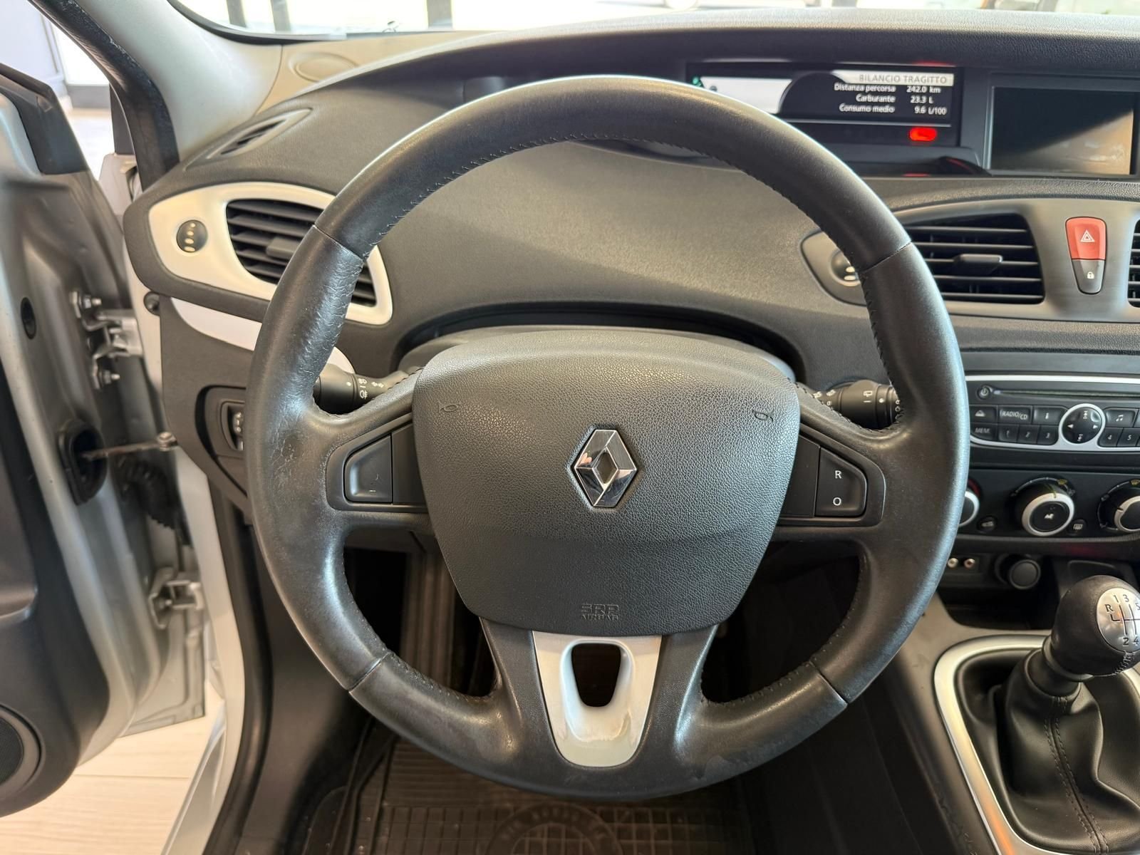 Renault   scenic x-mod Dynamique1.5 dci 110CV