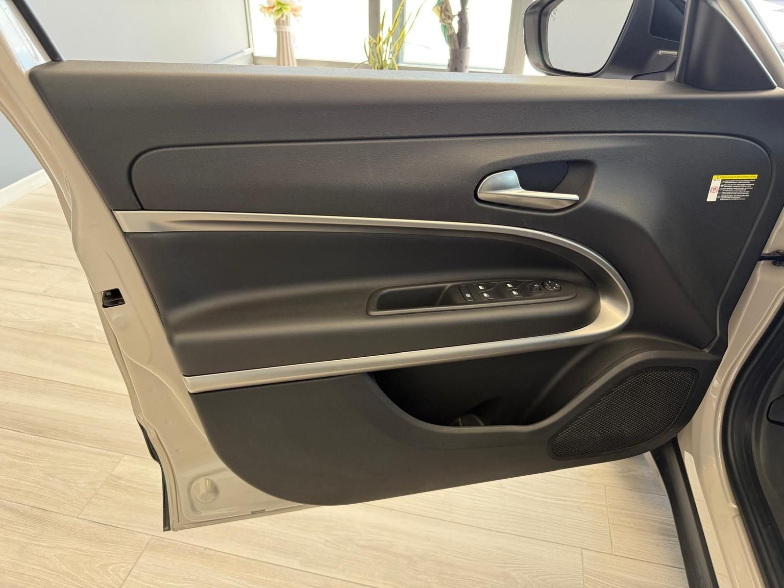 Jeep Avenger 1.2 Turbo 100 CV Summit Pari al nuovo